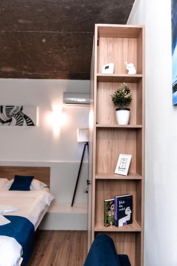 Puzzle Apartaments&Studios Крайова Екстериор снимка