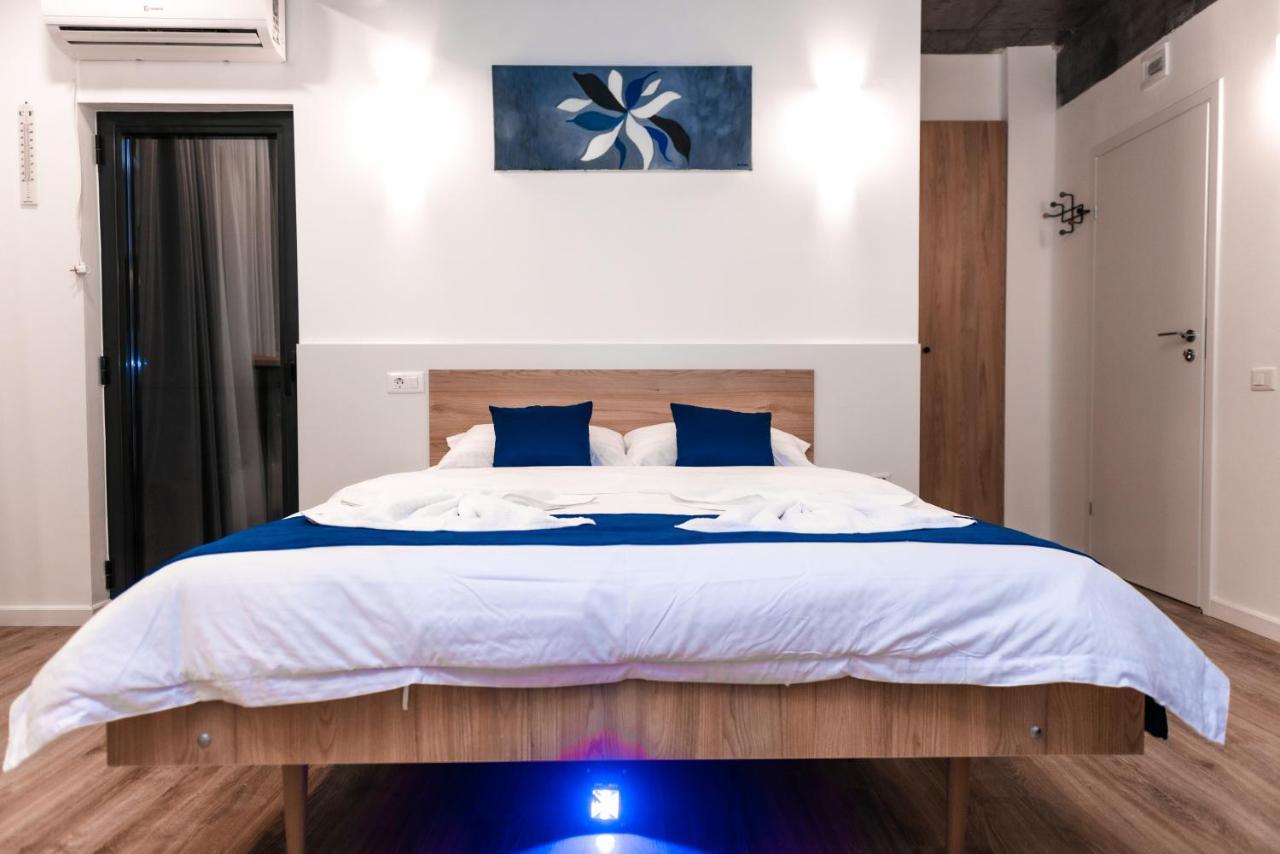 Puzzle Apartaments&Studios Крайова Екстериор снимка