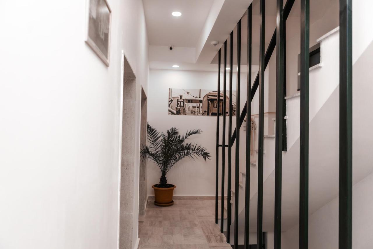 Puzzle Apartaments&Studios Крайова Екстериор снимка
