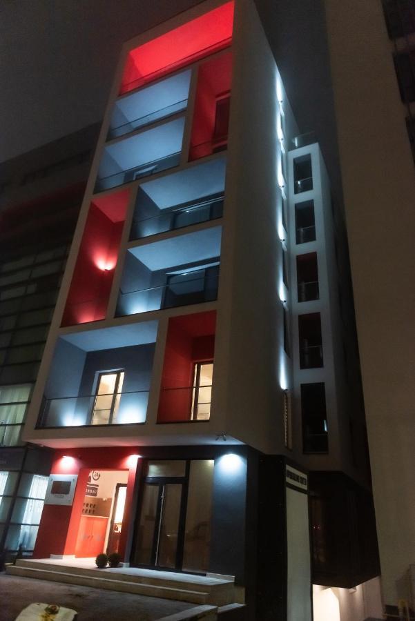 Puzzle Apartaments&Studios Крайова Екстериор снимка