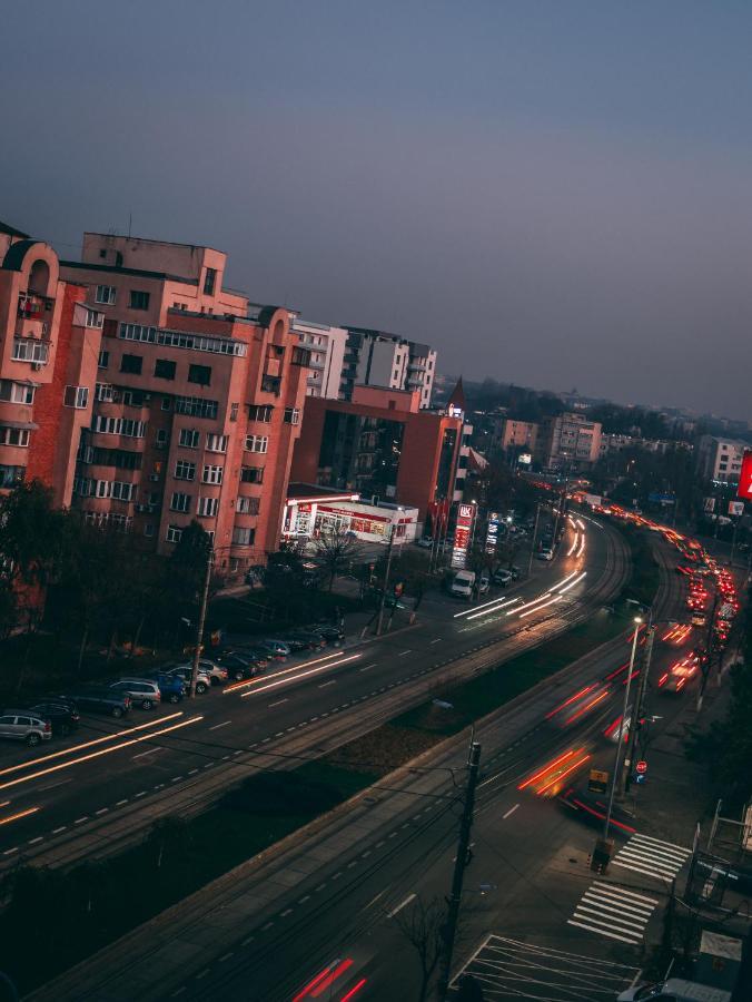 Puzzle Apartaments&Studios Крайова Екстериор снимка