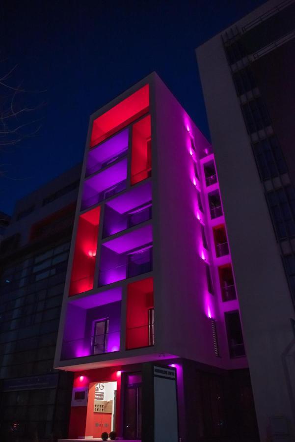 Puzzle Apartaments&Studios Крайова Екстериор снимка