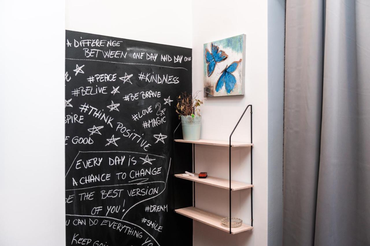 Puzzle Apartaments&Studios Крайова Екстериор снимка