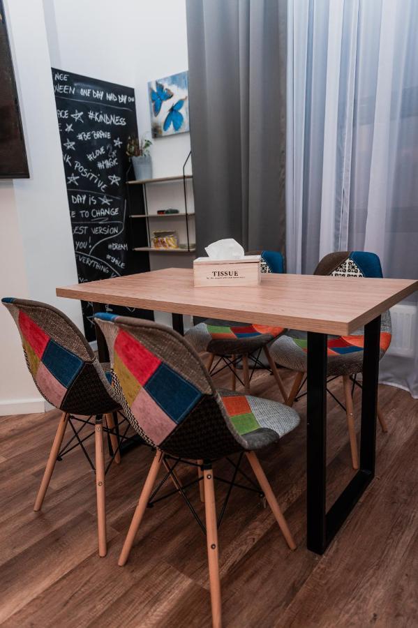 Puzzle Apartaments&Studios Крайова Екстериор снимка