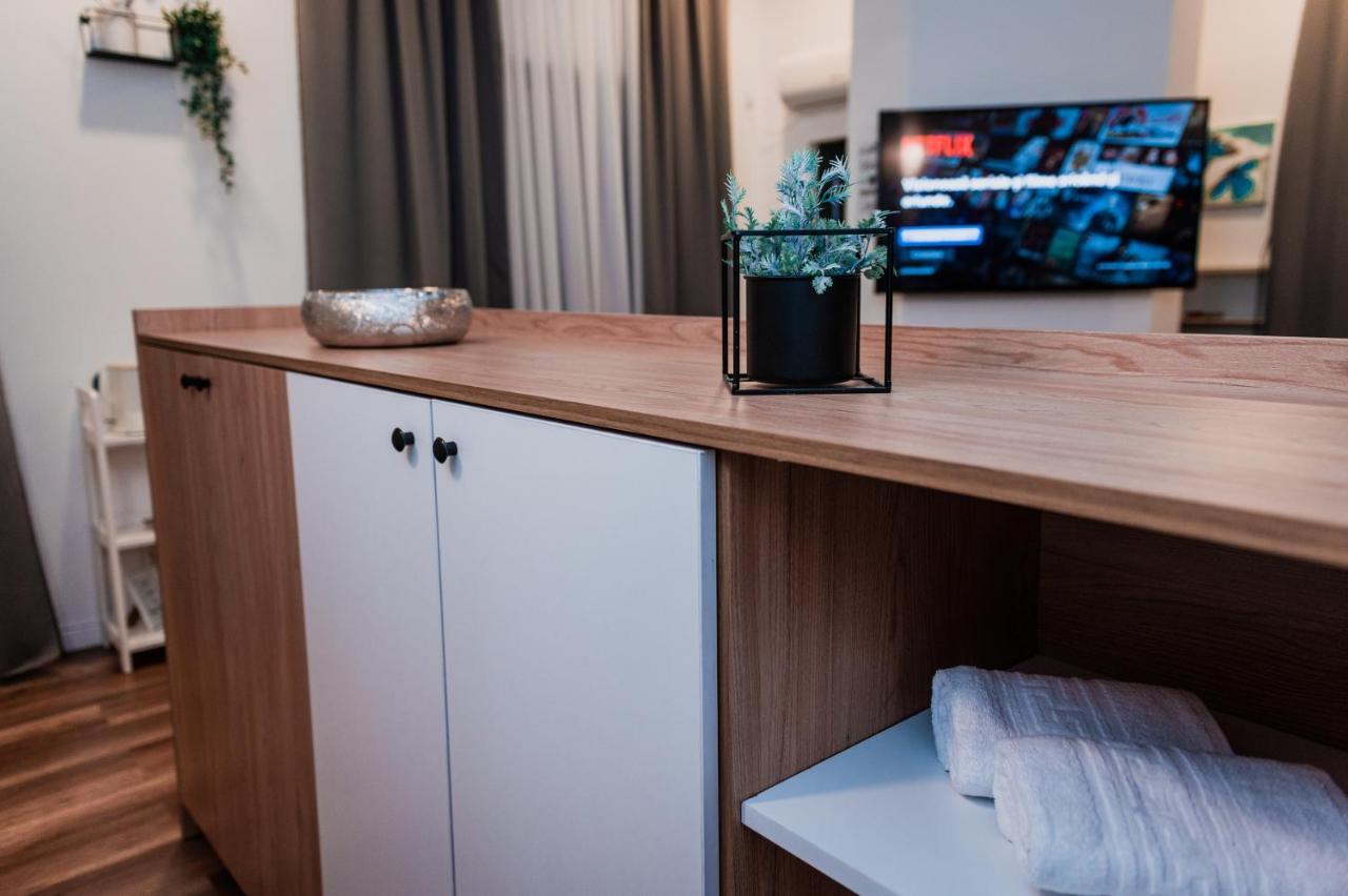 Puzzle Apartaments&Studios Крайова Екстериор снимка