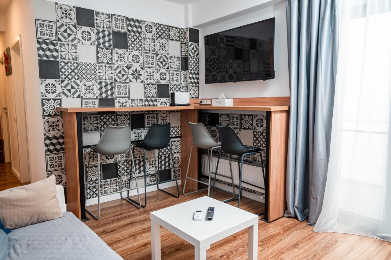 Puzzle Apartaments&Studios Крайова Екстериор снимка