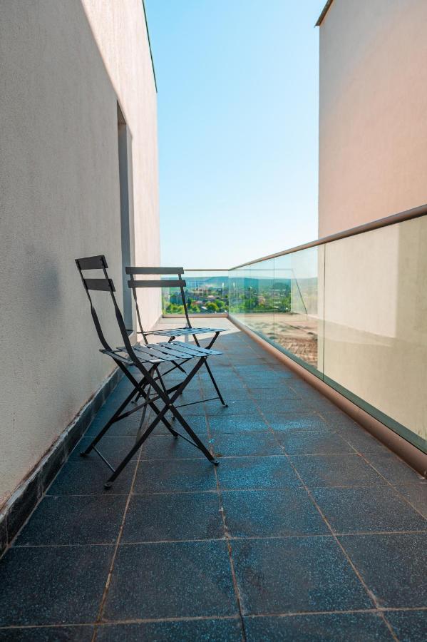 Puzzle Apartaments&Studios Крайова Екстериор снимка
