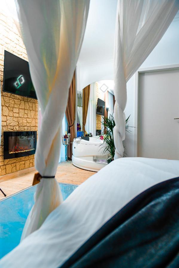 Puzzle Apartaments&Studios Крайова Екстериор снимка